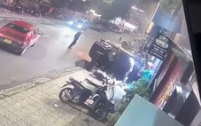 Tài xế ô tô tăng ga, tông vào nhóm đối thủ ở quán nhậu, 3 người bị thương