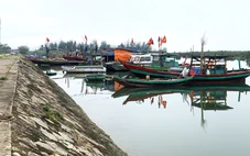 Bé trai 6 tuổi đến khu neo đậu tàu thuyền rồi bị mất tích