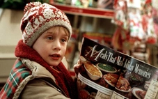 Disney kỷ niệm 35 năm ra mắt Home Alone, sẽ dựng nhà bánh gừng lớn nhất thế giới