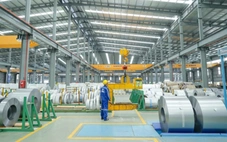 Chủ tịch và CEO loạt doanh nghiệp thi nhau gom cổ phiếu