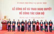 Trao nghị quyết về nhân sự tại 6 Ủy ban mới của Quốc hội