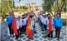 Lắng nghe tiếng gió tháng Tư