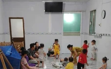 Bé 10 tháng tuổi tử vong, trong máu có nồng độ cồn; lòng se điếu hiếm nhưng bán đầy thị trường