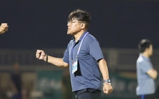 HLV Nhật Bản nghi trọng tài Việt Nam không thuộc điều lệ V-League