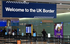 Thủ tướng Anh cam kết siết chặt visa, cải tổ hệ thống nhập cư
