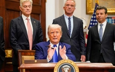 Ông Trump ký sắc lệnh giúp giảm giá thuốc tại Mỹ đến 90%
