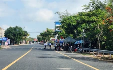 Tháo các biển báo không hợp lý ở chốt thu phí Núi Sam