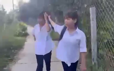 Đuổi học 1 tuần 2 nữ sinh đánh và làm nhục bạn học cùng trường