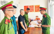 Bắt người nhẫn tâm lừa đổi vé số giả trúng thưởng, chiếm đoạt tiền của người khuyết tật