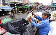 Thu tiền rác theo kg sao cho hợp lý?