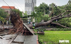 Liên tiếp 2 vụ điện giật vào mùa mưa làm 1 người chết tại TP.HCM