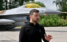 Ukraine: Phi công tiêm kích F-16 lái máy bay ra khỏi khu vực dân cư trước khi bị rơi