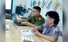 Bị công an giả tính lừa hơn 3 tỉ đồng, cụ bà 77 tuổi tỉnh táo lên báo công an phường