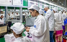 Apple đối mặt áp lực về việc chuyển sản xuất iPhone về Mỹ