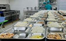 Chủ tịch Quảng Bình chỉ đạo khẩn vụ bữa ăn bán trú bị đánh thuế 2 lần