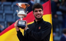 Alcaraz tự tin chinh phục Roland Garros sau khi chấm dứt chuỗi 26 trận bất bại của Sinner
