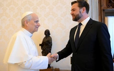 Ông Trump mời Giáo hoàng Leo XIV về thăm quê