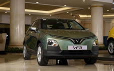 VinFast bán xe gần bằng cả Toyota, Hyundai và Ford cộng lại