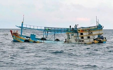 Tàu hàng quốc tịch Liberia đâm chìm tàu cá Việt Nam rồi bỏ đi, 10 ngư dân được cứu sống