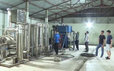 Thủ đoạn tinh vi của nhóm sản xuất, mua bán hàng chục tấn ‘khí cười’ vừa bị công an triệt phá