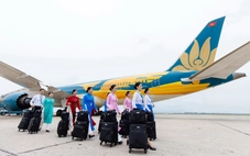 ‘Hành trình ký ức’ tái hiện lịch sử đồng phục tiếp viên Vietnam Airlines