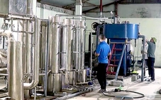 Thủ đoạn tinh vi của nhóm sản xuất, mua bán hàng chục tấn ‘khí cười’ vừa bị công an triệt phá