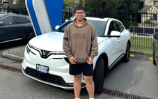 Chủ xe VinFast VF 8 ở Canada: 'Người nước ngoài rất trầm trồ, kinh ngạc Việt Nam làm được ô tô'