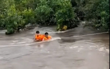 7 học sinh đi tắm suối bị lũ cuốn ở Quảng Ninh: Cứu được 3 em, 1 em đã chết