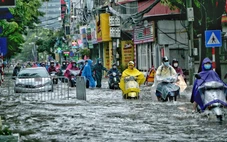 Hà Nội đang mưa to, dự báo có nơi còn mưa trên 80mm