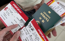 Từ vụ xé vé máy bay: Khách đến nhà đón sao cho phải?