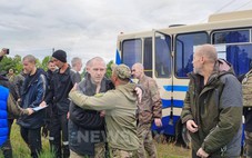 Nga và Ukraine bắt đầu trao đổi tù binh, 390 người mỗi bên