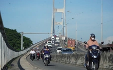 Kẹt xe cầu Phú Mỹ do phân làn hay do quá tải?