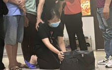 Rơi nước mắt trước quyết định 'phi thường' của người vợ quỳ gối tiễn biệt tạng chồng