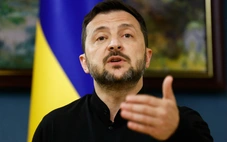 Ông Zelensky tố Nga cản trở hòa bình, ông Medvedev đáp trả