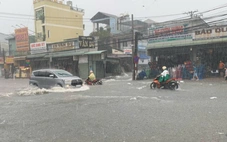 Mưa lớn ở Biên Hòa, bé gái 10 tuổi nghi bị cuốn trôi, cứu hộ đang khẩn trương tìm kiếm