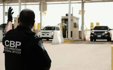 Chưa có quy định bắt buộc người Canada quét khuôn mặt tại biên giới Mỹ