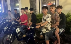 Mang dao, súng ná cao su tụ tập đi ‘cháy phố’, nhóm thiếu niên bị công an triệu tập