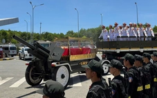 Bắt đầu đưa linh cữu nguyên Chủ tịch nước Trần Đức Lương về quê nhà Phổ Khánh