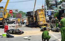 Tai nạn xe tải tông xe máy nằm la liệt: người tử vong là chủ tiệm tạp hóa