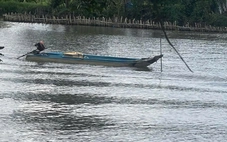 Đò đưa khách sang sông tông vào người đang thả lưới tử vong