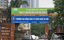 Hàng trăm sinh viên học hệ từ xa bị dừng vô thời hạn, hiệu trưởng và hiệu phó xin nghỉ việc