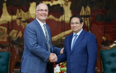 Thủ tướng đề nghị Mỹ có cách tiếp cận cân bằng hơn trong đàm phán thuế quan với Việt Nam