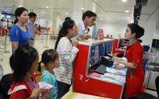 Ưu tiên cho người lớn tuổi, phụ nữ mang thai và có con nhỏ tại sân bay sao phải đắn đo?