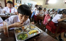 Indonesia tái chế rác thải thực phẩm từ chương trình bữa ăn miễn phí
