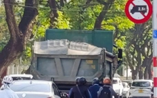 Phạt tiền, trừ điểm bằng lái tài xế xe ben chục tấn chạy vào đường cấm ở Đà Nẵng