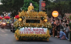 Hàng vạn người dân Đà Nẵng đón đợi chiêm bái xá lợi Phật
