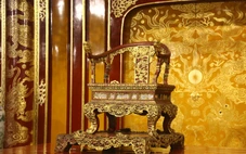 Ngai vàng triều Nguyễn bị gãy: Huế chỉ đạo sớm xây mới Bảo tàng cổ vật cung đình