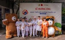 Hơn 100.000 người Việt tử vong do thuốc lá mỗi năm, nhân viên y tế nói không với thuốc lá