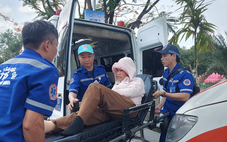 Kịp thời cấp cứu hàng trăm người dân bị say nắng khi chờ chiêm bái xá lợi Đức Phật