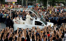 Chiếc xe 'popemobile' của Đức Giáo hoàng Francis sẽ trở thành phòng khám di động cho trẻ em Gaza